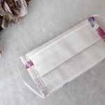 ULIZE Handmade Balta ar rozā rozēm Face mask