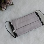 ULIZE Handmade Melnbalta ar zirgiem un puķēm Face mask